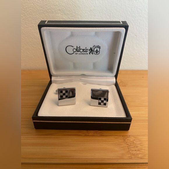 Cufflinks Colibri of London “Racer” Stainless Steel with Mother of Pearl & Onyx - Picture 4 of 6
